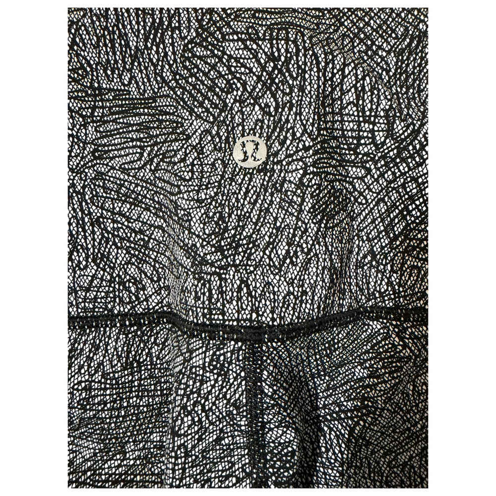 LULULEMON Wunder Under High Rise Crop Black Gray Print Luxtreme Size 4 EUC - Picture 5 of 7